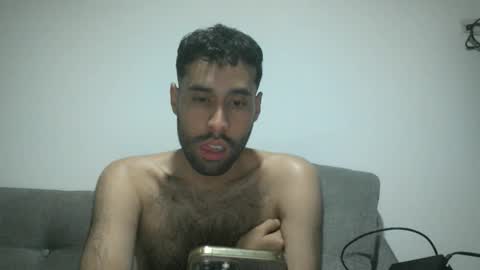 Snapshot of throwawayyourgun chatting on February 14, 10:36 pm Luka online show from February 14, 10:36 pm