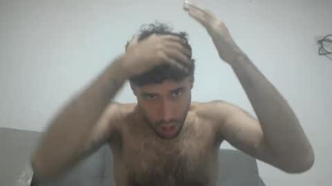 Snapshot of throwawayyourgun chatting on October 29, 5:25 pm Luka online show from October 29, 5:25 pm