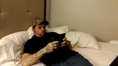 Snapshot of thundercockin chatting on February 3, 2:25 am Thumper online show from February 3, 2:25 am