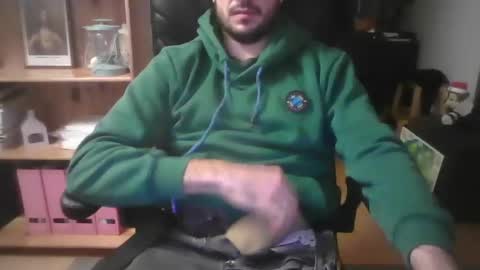 Snapshot of thx_4some_sharing chatting on December 20, 11:26 pm toobigcockforonegirl online show from December 20, 11:26 pm