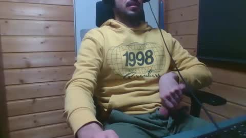 Snapshot of thx_4some_sharing chatting on February 24, 1:02 am toobigcockforonegirl online show from February 24, 1:02 am