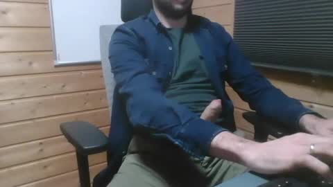 Snapshot of thx_4some_sharing chatting on March 3, 12:59 am toobigcockforonegirl online show from March 3, 12:59 am