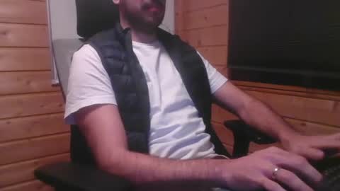 Snapshot of thx_4some_sharing chatting on October 4, 12:19 am toobigcockforonegirl online show from October 4, 12:19 am