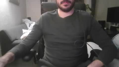 Snapshot of thx_4some_sharing chatting on December 23, 12:19 am toobigcockforonegirl online show from December 23, 12:19 am