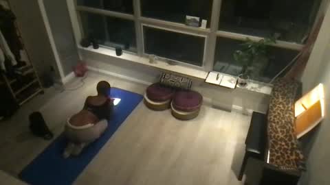 Snapshot of tia_fox chatting on October 22, 8:14 am tia_fox online show from October 22, 8:14 am