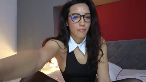 tia_j online show from March 21, 8:23 pm