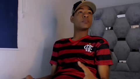 tiago_xxx_ online show from October 20, 8:20 pm