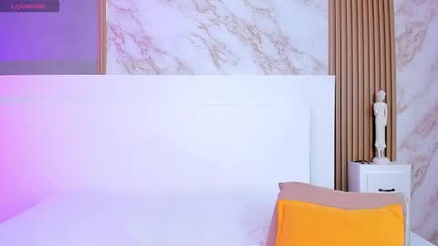 tianaglow4 online show from October 18, 12:06 pm