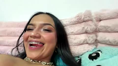 Tiana Le online show from December 21, 4:08 am