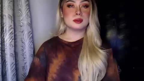 Snapshot of tiara_kishatsu chatting on November 25, 1:22 pm arianna tiara online show from November 25, 1:22 pm