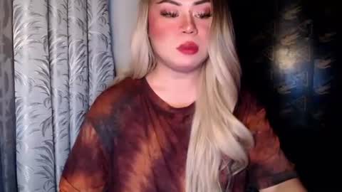 Snapshot of tiara_kishatsu chatting on November 29, 4:04 am arianna tiara online show from November 29, 4:04 am