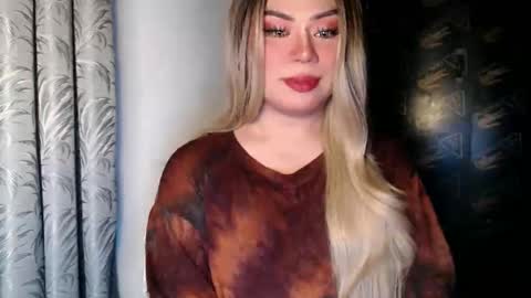 Snapshot of tiara_kishatsu chatting on December 22, 1:52 pm arianna tiara online show from December 22, 1:52 pm