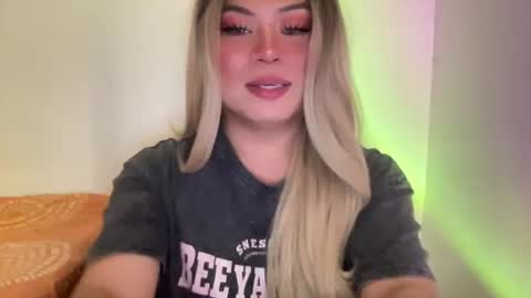 Snapshot of tiara_kishatsu chatting on January 6, 6:06 am arianna tiara online show from January 6, 6:06 am