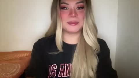 Snapshot of tiara_kishatsu chatting on January 7, 3:31 am arianna tiara online show from January 7, 3:31 am