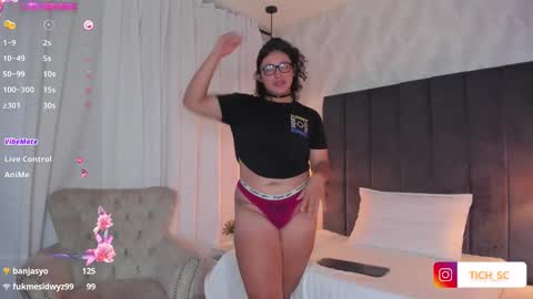 Snapshot of tich__ chatting on December 6, 10:16 am TICH online show from December 6, 10:16 am