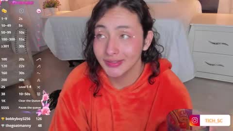 Snapshot of tich__ chatting on December 7, 7:27 am TICH online show from December 7, 7:27 am