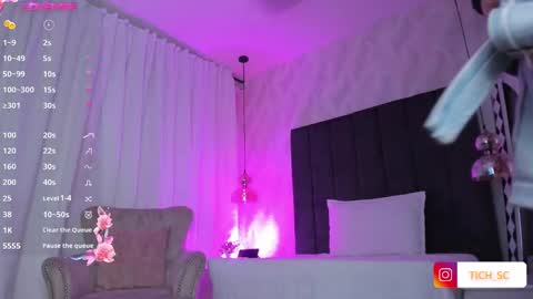 Snapshot of tich__ chatting on December 9, 4:01 am TICH online show from December 9, 4:01 am