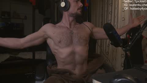 Snapshot of tickle_my_pickle07 chatting on December 29, 5:44 pm tickle_my_pickle07 online show from December 29, 5:44 pm