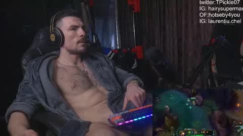 Snapshot of tickle_my_pickle07 chatting on February 10, 9:36 am tickle_my_pickle07 online show from February 10, 9:36 am