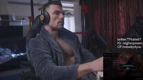 Snapshot of tickle_my_pickle07 chatting on March 4, 6:15 am tickle_my_pickle07 online show from March 4, 6:15 am