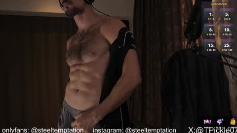 Snapshot of tickle_my_pickle07 chatting on October 7, 3:31 pm tickle_my_pickle07 online show from October 7, 3:31 pm