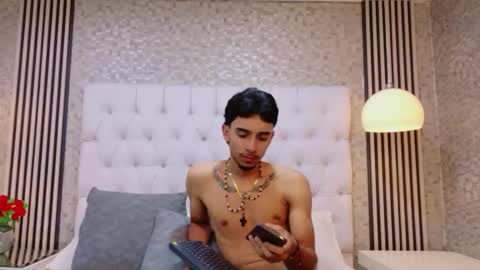 Snapshot of tifannyandethan chatting on March 4, 3:12 am Ethan and Tifanny online show from March 4, 3:12 am