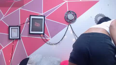 tifany_adamss online show from December 3, 8:18 pm