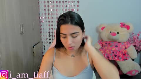 Snapshot of tifany_tay2 chatting on December 19, 5:25 am hey am julietha online show from December 19, 5:25 am