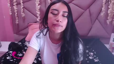 Snapshot of tiffani_hott_ chatting on December 13, 3:38 am TIFANI online show from December 13, 3:38 am