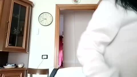 Tiffany online show from October 6, 7:39 am