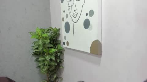 tiffany_mendez online show from November 14, 12:04 pm