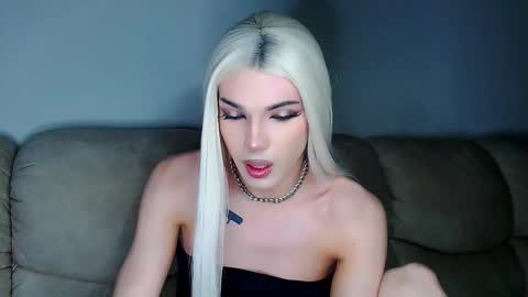 Snapshot of tiffany_smitch chatting on November 21, 11:42 am Tif online show from November 21, 11:42 am