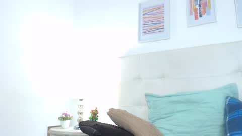 Snapshot of tiffanyfox_1 chatting on January 3, 6:22 am Tifanny Fox online show from January 3, 6:22 am