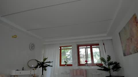 Tiffany Houston online show from December 7, 7:16 am