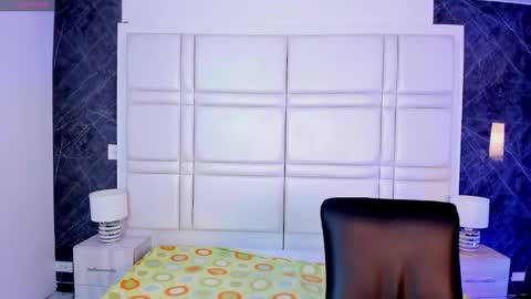 Snapshot of tiffanyhoustton chatting on March 2, 12:01 pm tiffanyhoustton online show from March 2, 12:01 pm