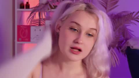 tiffanyjons online show from December 21, 6:04 pm