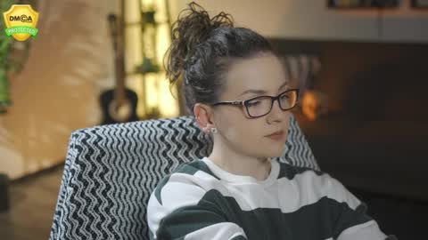 tiffanyriox online show from April 8, 11:48 pm