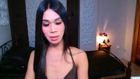 tiffanythebigcock online show from October 31, 1:01 pm