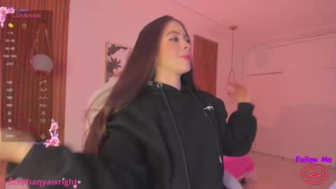 Snapshot of tiffanywright_ chatting on February 18, 12:39 pm Tiffany online show from February 18, 12:39 pm