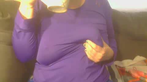 Snapshot of tight_kitty55 chatting on March 11, 7:14 pm tight Kitty55 online show from March 11, 7:14 pm