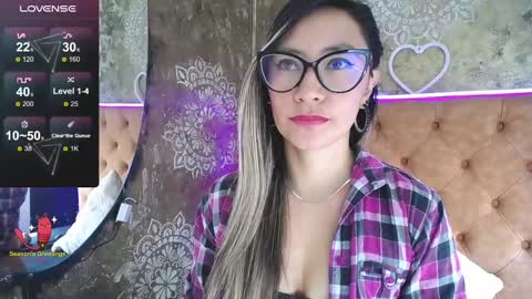 TILA TEQUILA online show from February 6, 3:31 pm