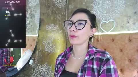 TILA TEQUILA online show from February 8, 6:22 pm