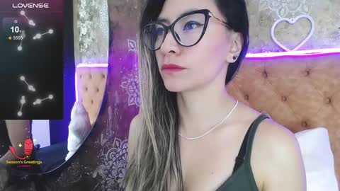 TILA TEQUILA online show from February 22, 3:25 pm