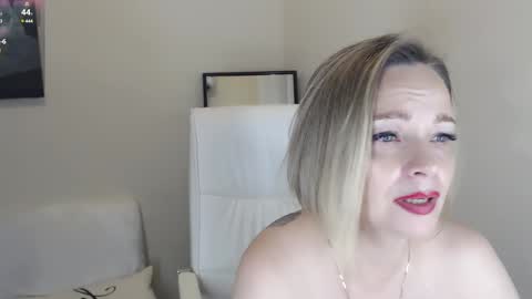 Tilly online show from December 12, 10:42 pm