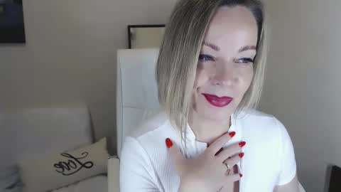Tilly online show from January 9, 4:49 pm