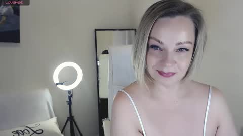 Tilly online show from March 9, 8:21 pm