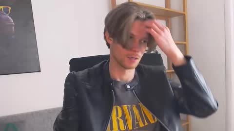 ask me online show from November 28, 8:22 pm