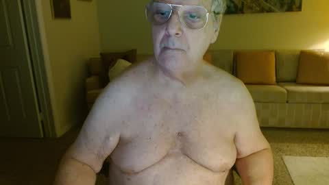 Snapshot of timealone120000 chatting on December 5, 12:19 am timealone120000 online show from December 5, 12:19 am