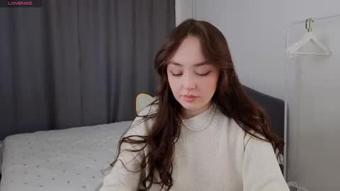 Mia online show from March 6, 1:29 pm