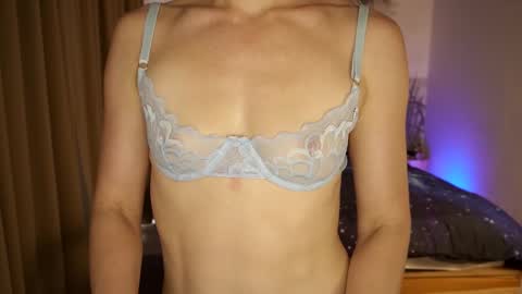 Snapshot of timissi chatting on September 18, 2:35 am Timis but I prefer you whisper to my ear my girl online show from September 18, 2:35 am